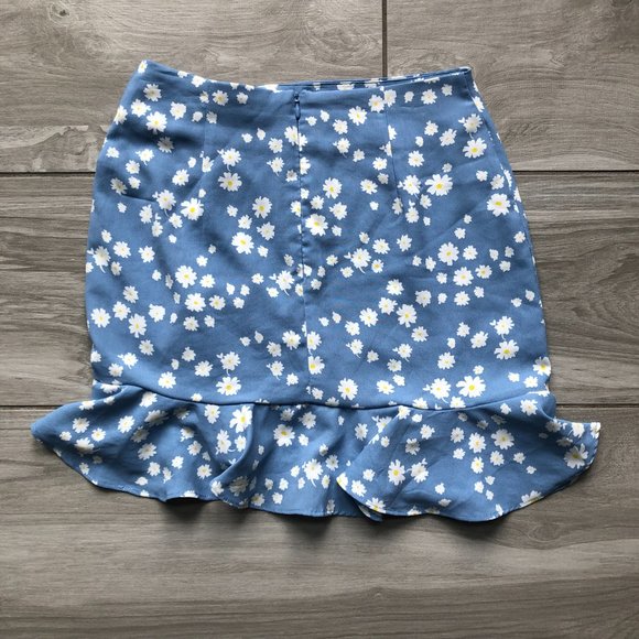 By Together Periwinkle Blue Floral Mini Skirt - Size S - Picture 2 of 9